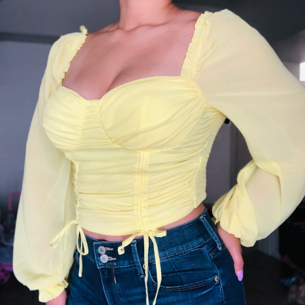 Beautiful summer sweetheart crop top with lace